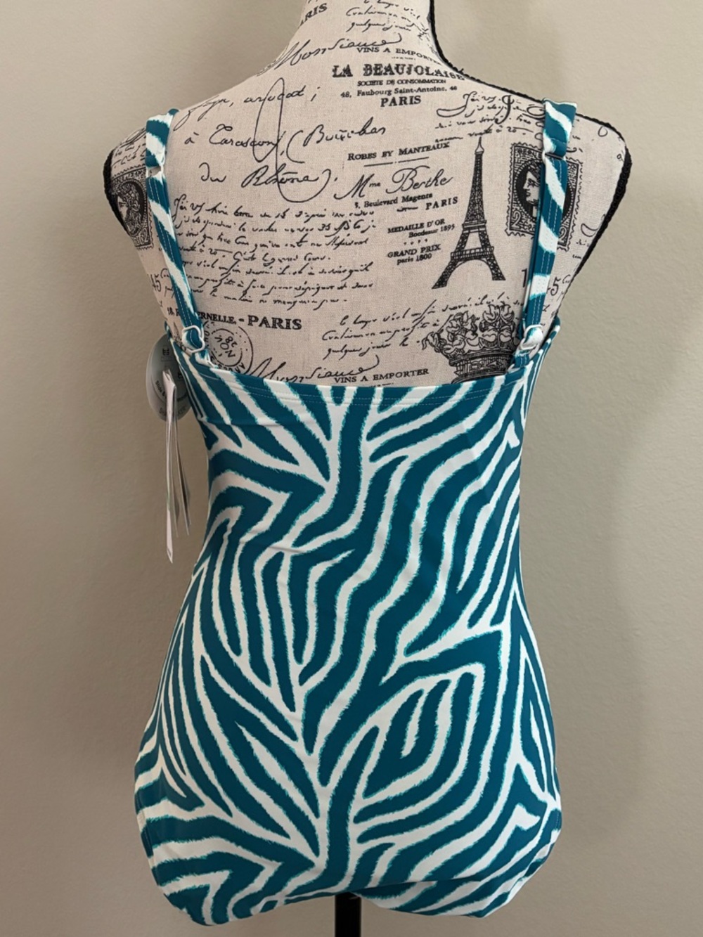Coco Reef Contours Shaping Swimsuit with Removable Straps - Picture 3 of 9